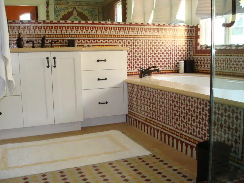 Wall and floor tiles (3)